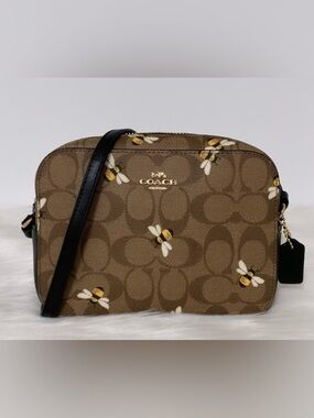 RARE LIKE NEW! Coach Mini Camera Bag Purses Designer  🐝 Bee Print